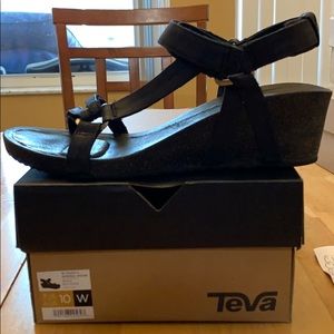 Women's Teva Sandlas